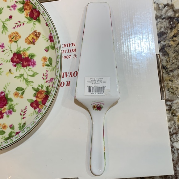 Royal Albert SOC Spring Chintz Cake Plate & Server, NIB, beautiful piece - Picture 9 of 14